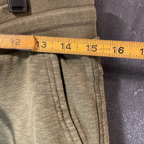 Pair of Thieves Olive Lounge Shorts M Drawstring Casual Coastal Comfort - Picture 6 of 9